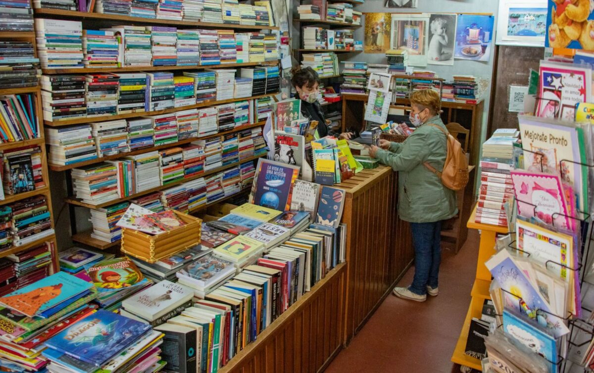 feria del libro scaled