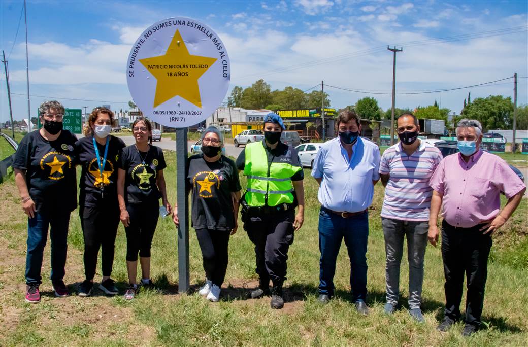 El Municipio acompañó un emotivo acto del grupo Estrellas Amarillas para continuar con la concientización vial