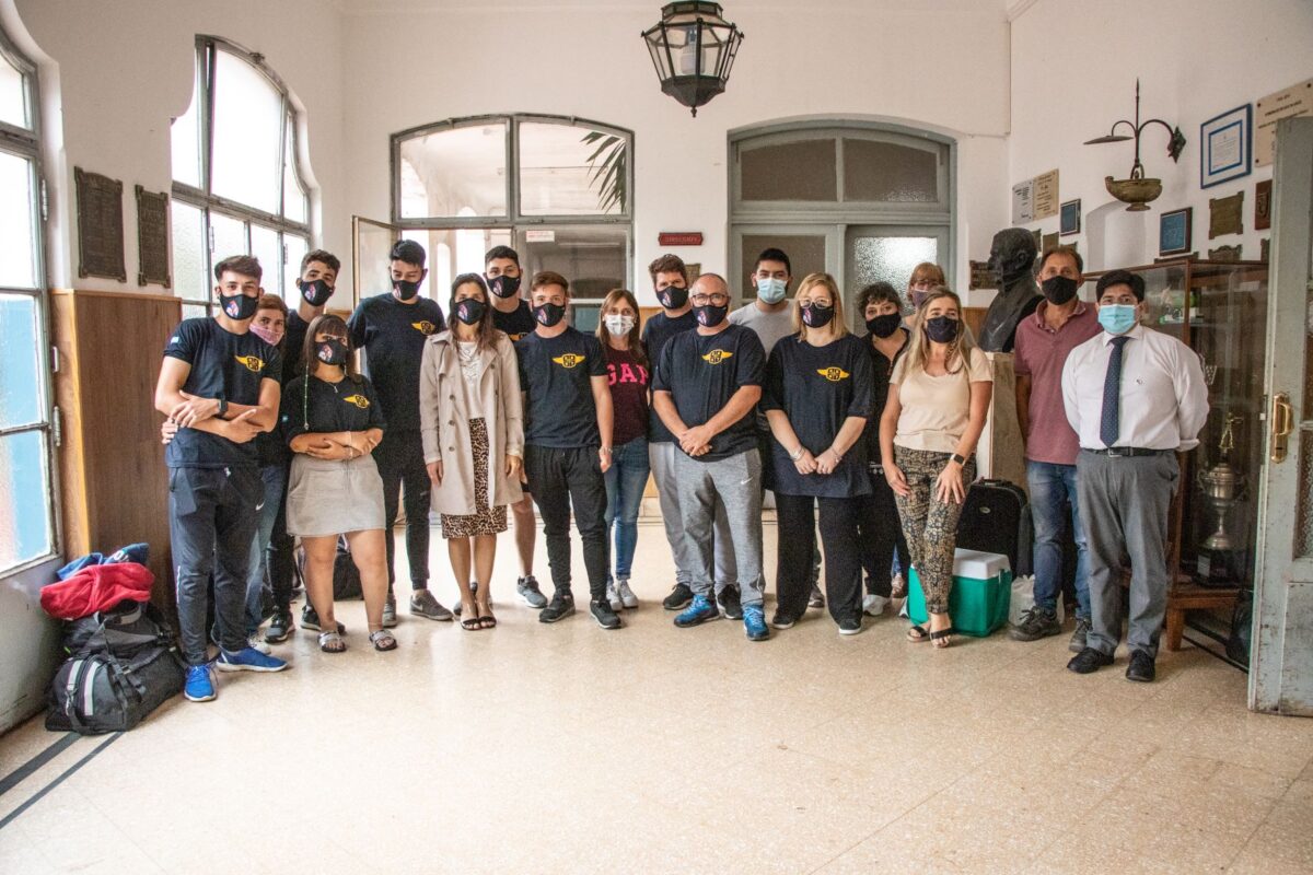 Funcionarios municipales despidieron a los alumnos del Industrial que representarán a Junín