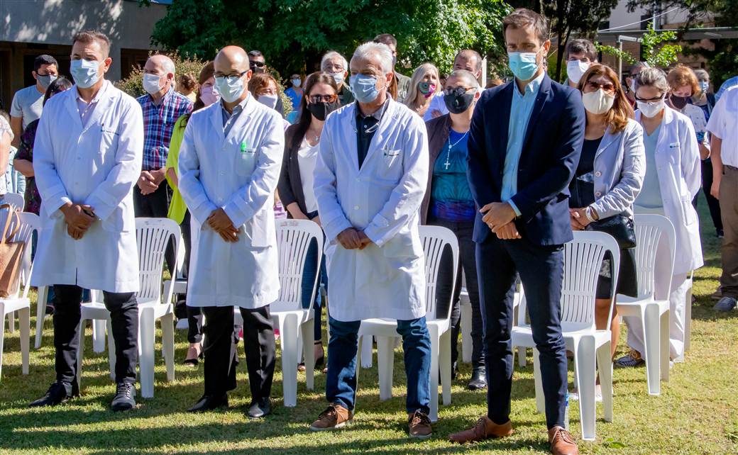 Petrecca participó del acto de egresados de la carrera de Enfermería