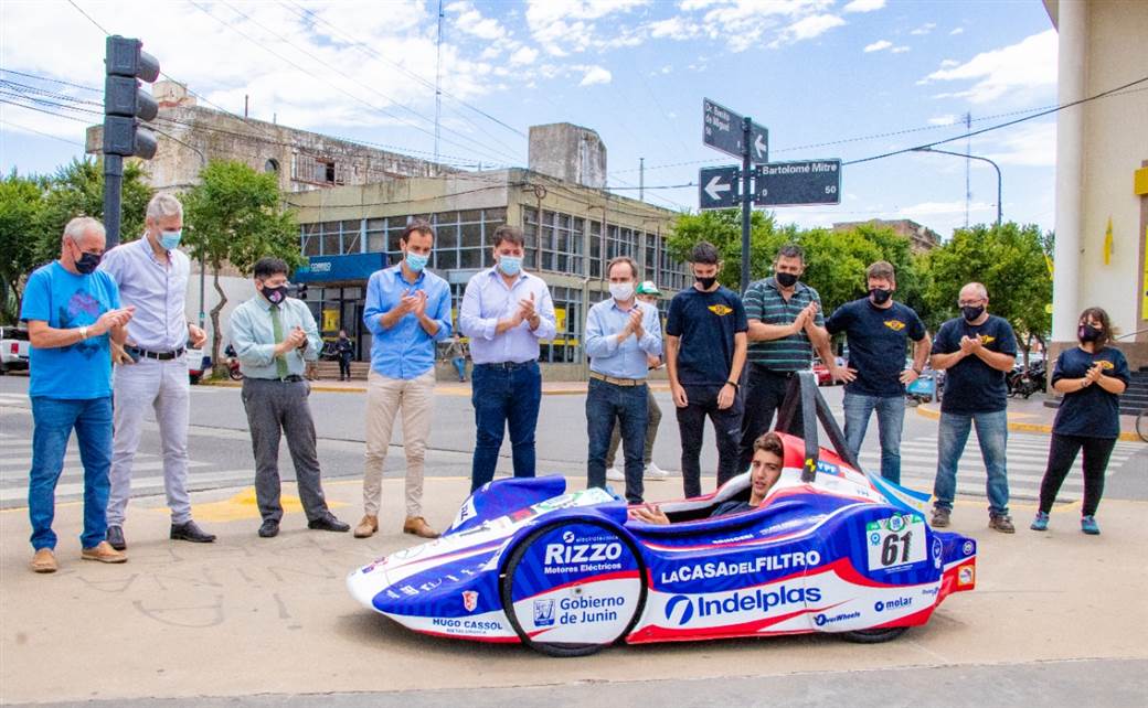 Petrecca felicitó al equipo de la Técnica 1