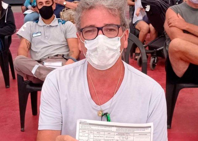 Ignacio Copani se vacunó con la Pfizer: "Sin ir a Estados Unidos y gratis"