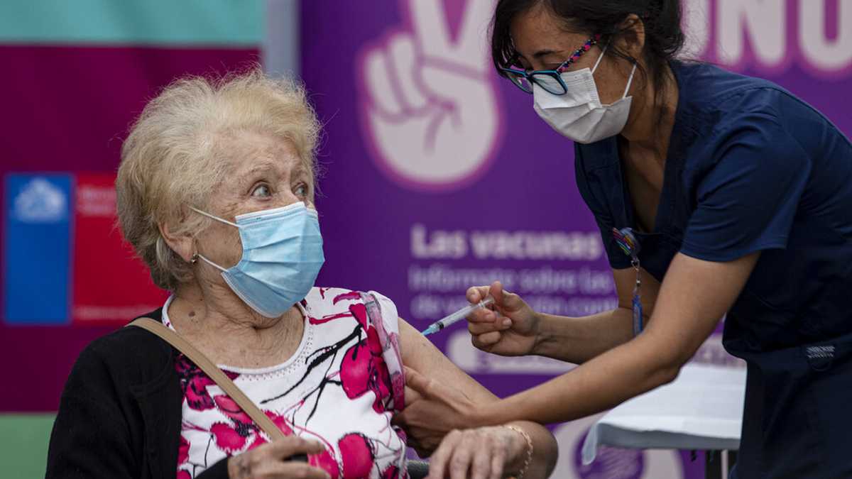 Chile iniciará la aplicación de una cuarta dosis de vacunas contra el Covid-19