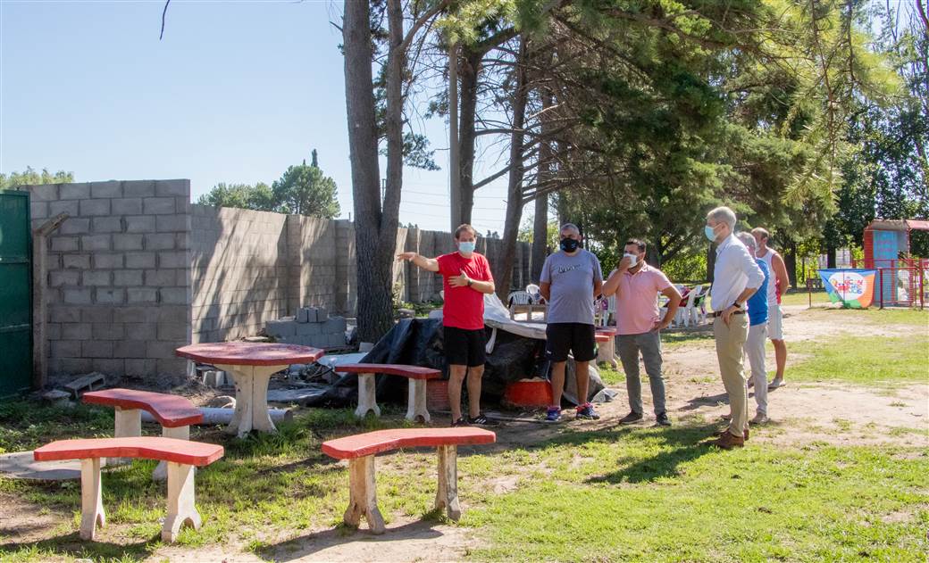 El Municipio acompana al club Independiente con la construccion de un muro perimetral 2