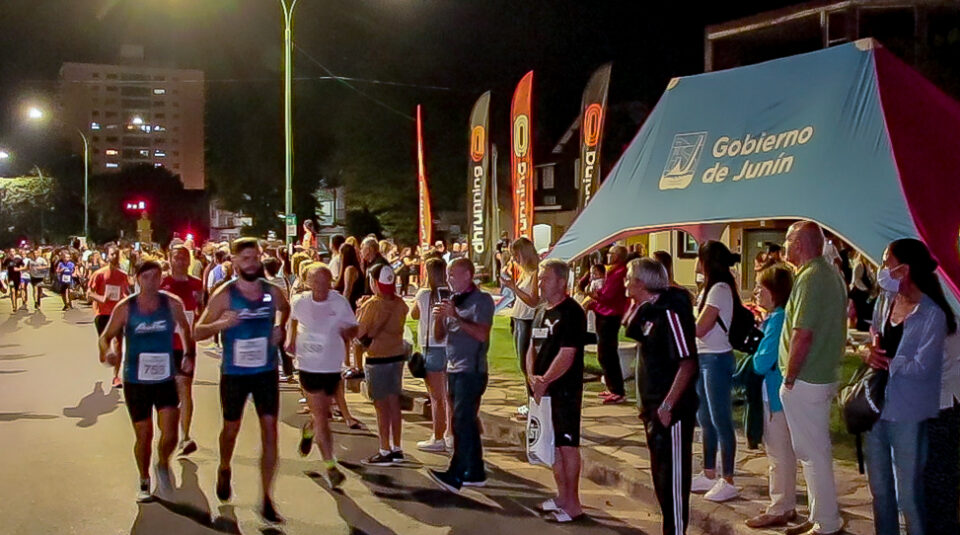 Mas de 400 deportistas participaron de una nueva edicion de Junin corre de noche