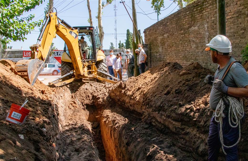 Obras de cloacas en La Favela