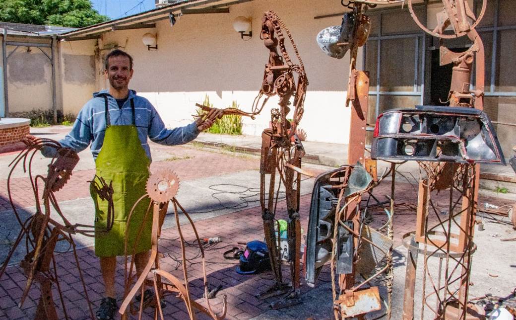 Restauran obras que seran parte de la muestra Horacio Alonso. Coleccion particular