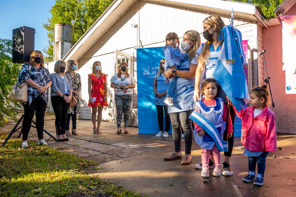 Mas de 460 ninos y ninas comenzaron las clases en los jardines maternales municipales