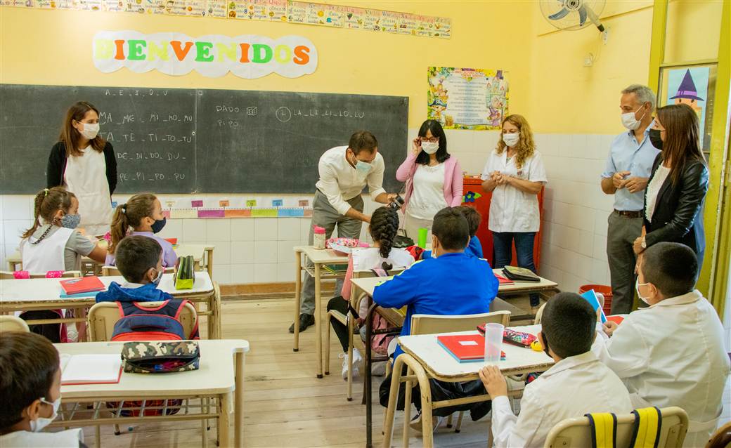 Petrecca Todos debemos comprometernos con la educacion