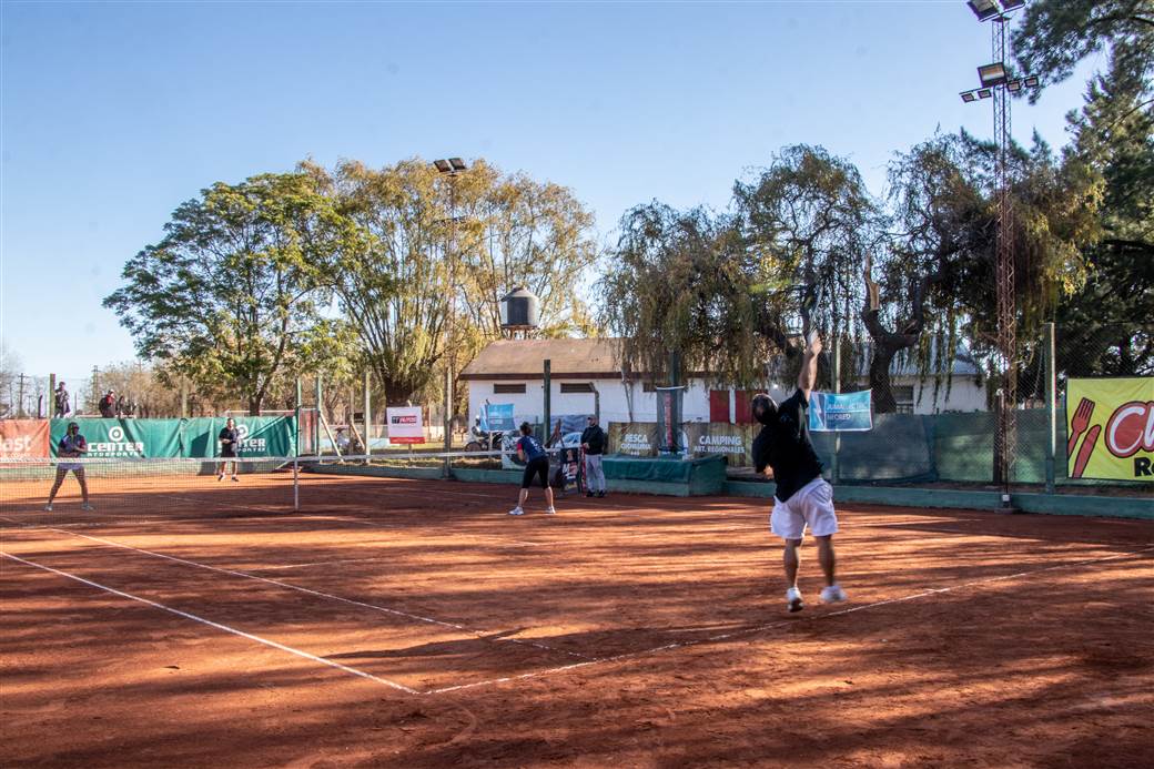 Tenis en el CAI