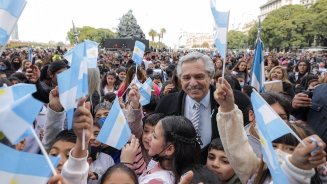 alberto dia de la bandera