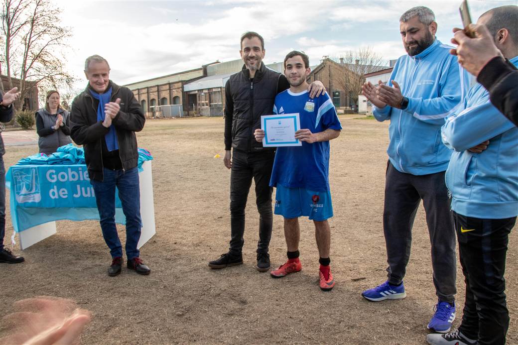 Petrecca en la escuela municipal de futbol adaptado 2