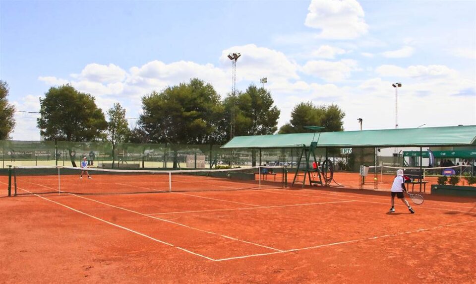 Deportes Junin sede de torneo nacional de tenis de menores scaled