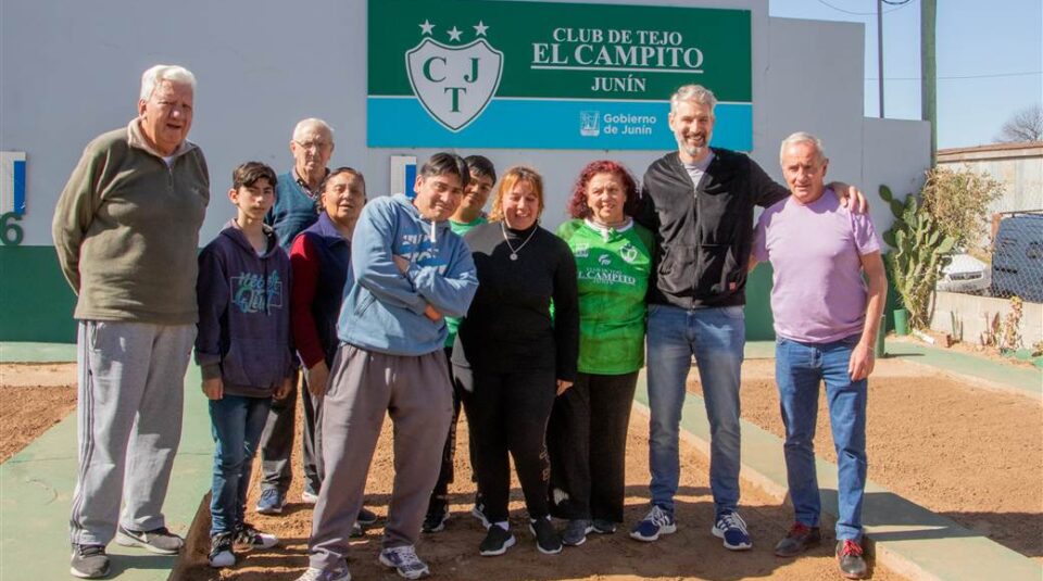 Funcionarios municipales entregaron un nuevo subsidio a El Campito y felicitaron a la comision por el gran crecimiento del club 1
