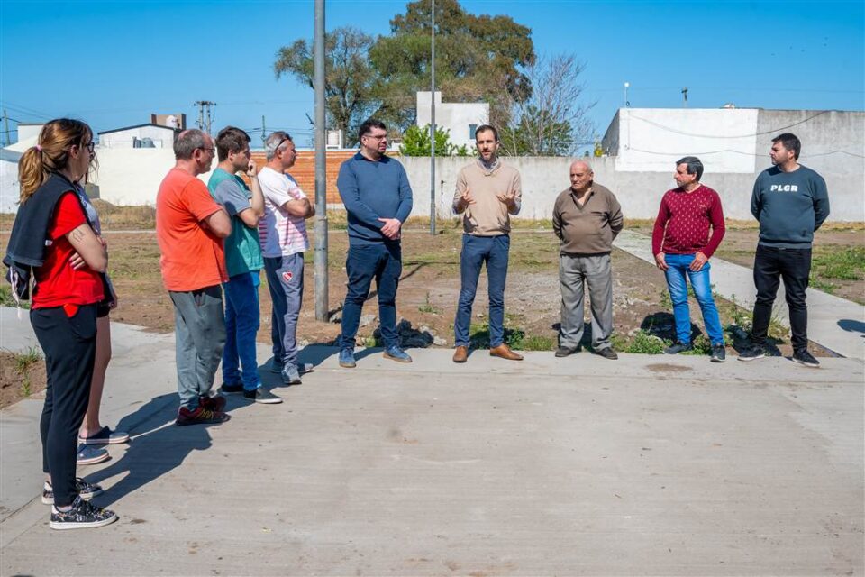 Petrecca visita al barrio Mercantil scaled