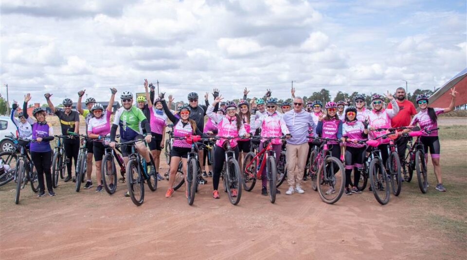 Bicicleteada solidaria para el club de La Agraria