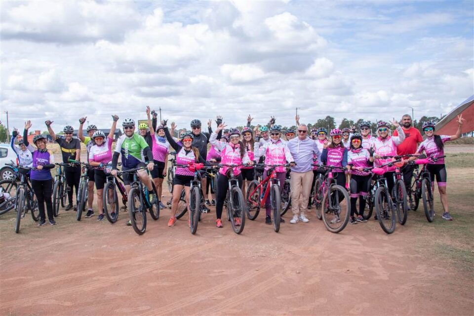 Bicicleteada solidaria para el club de La Agraria scaled