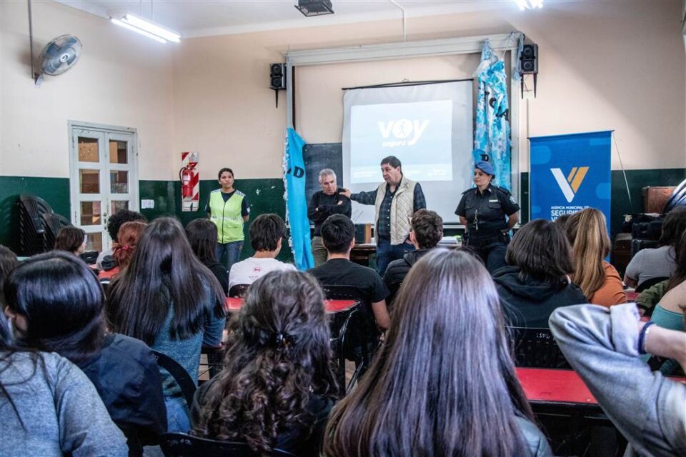 Charla Seguridad vial ex colegio Normal scaled