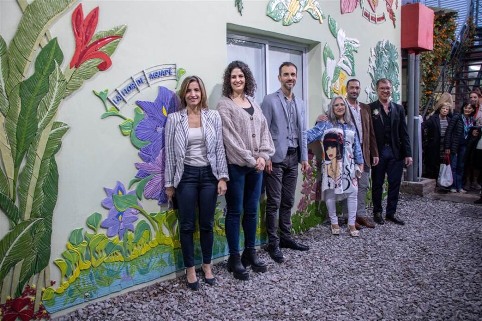 Mecenazgo Actividad mural flores argentinas scaled