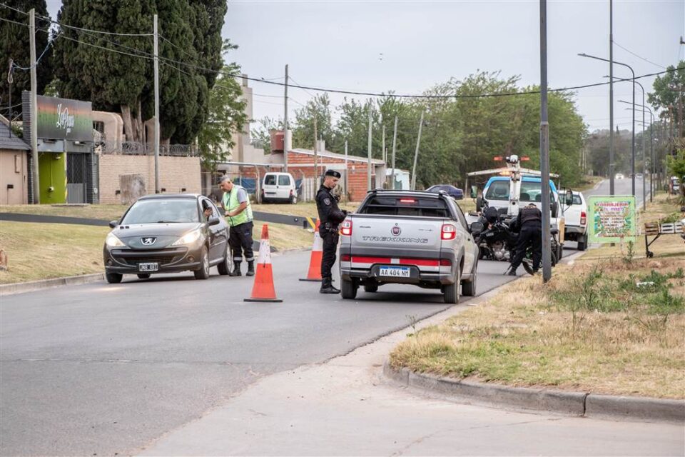 Operativo en Barrio Los Almendros scaled