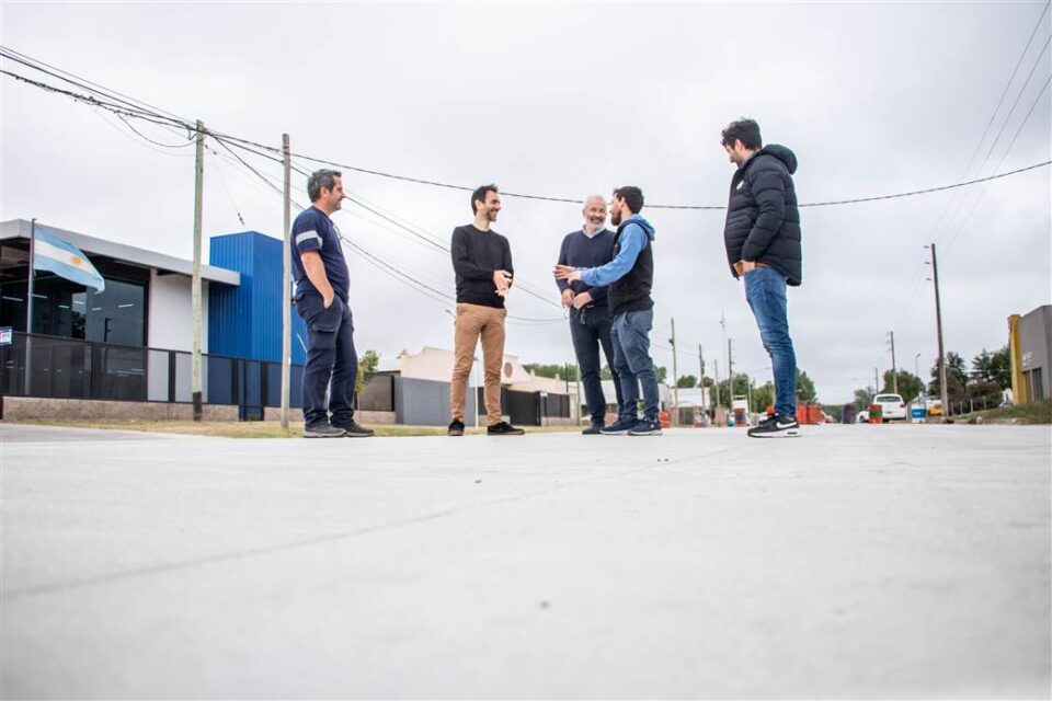 Petrecca Obras de pavimentacion en el Parque Industrial scaled