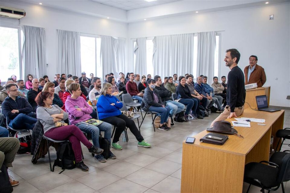 Petrecca en curso de Buenas Practicas para la Manipulacion de Alimentos scaled