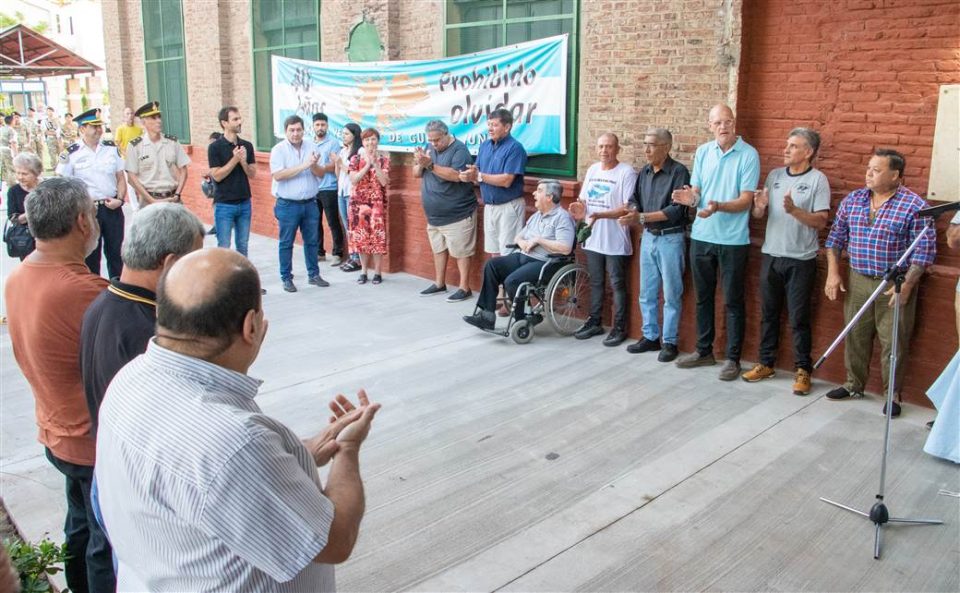 Petrecca Entrega de medallas conmemorativas a veteranos de Malvinas scaled