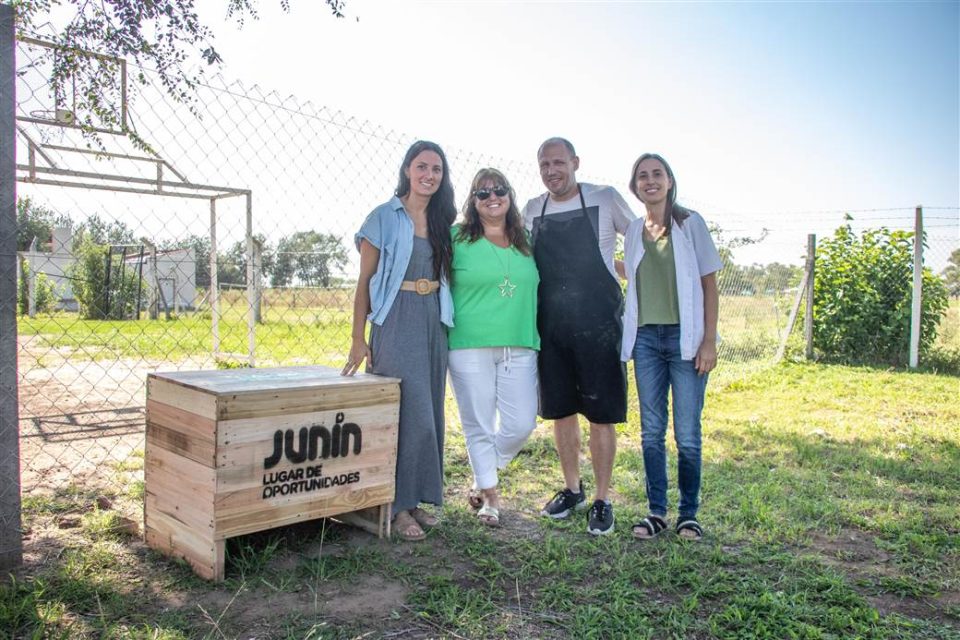 Charla sobre compostaje en Escuelas de Verano scaled