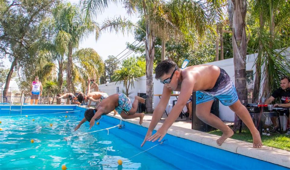 Deportes Encuentro natacion colonias de verano 4 scaled
