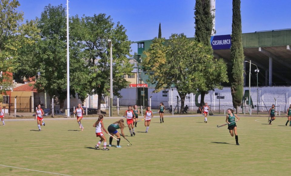 Deportes Acompanamiento Hockey femenino 2 scaled