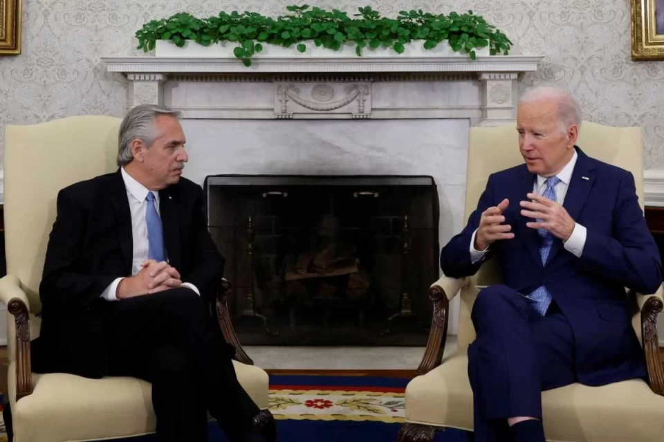 alberto fernandez joe biden scaled