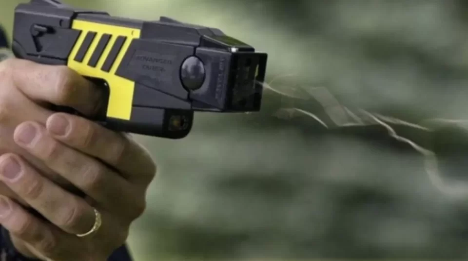 pistolas taser