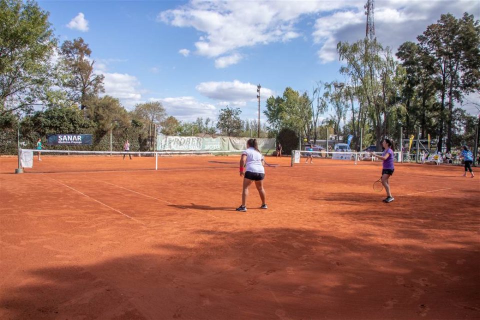 deportes tenis en el bosque 1 scaled