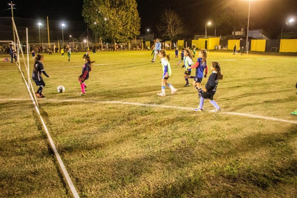 deportes encuentro futbol infantil femenino 2 scaled