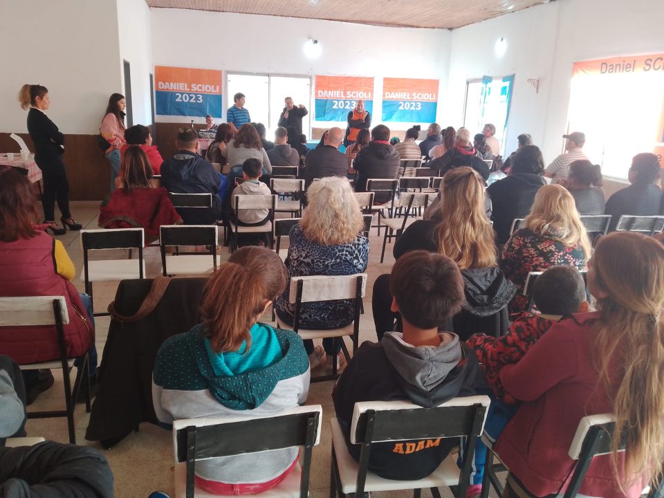 Carrera hacia las PASO: El Sciolismo desembarcó en la Cuarta e hizo plenario en Junín 22 sciolismo4 scaled