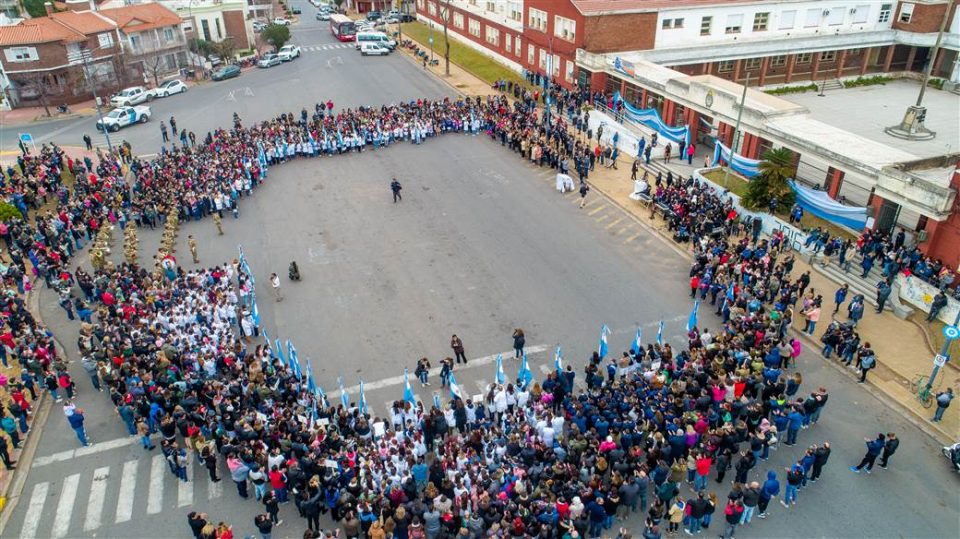 educacion acto promesa de lealtad a la bandera 2 scaled