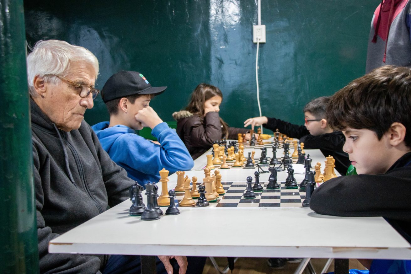 escuela municipal de ajedrez scaled