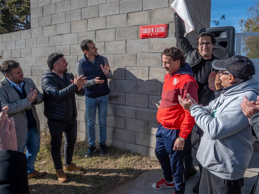 petrecca obras y homenje club independiente 2 1