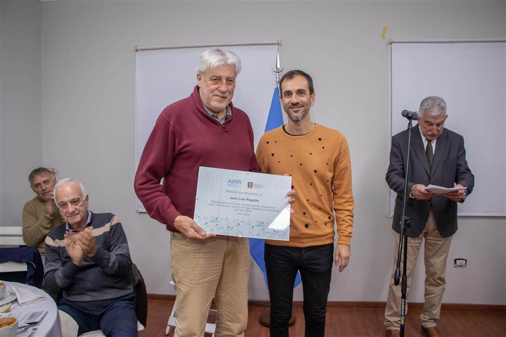 petrecca reconocimiento a deportistas 3