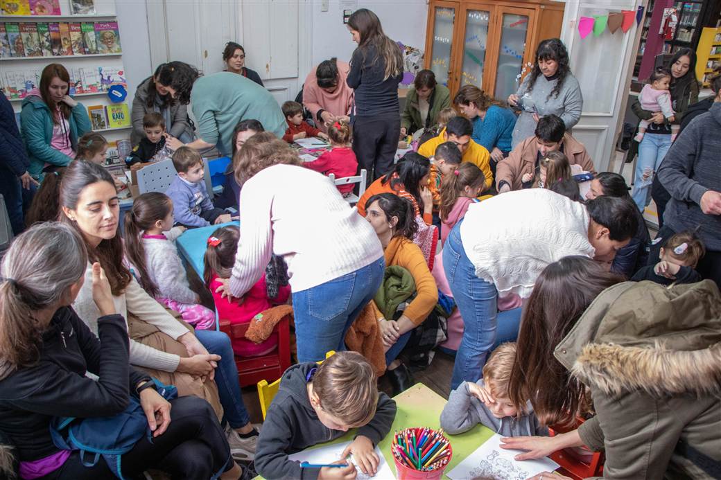 vacaciones de invierno figuras bajo el mar en la biblioteca 1