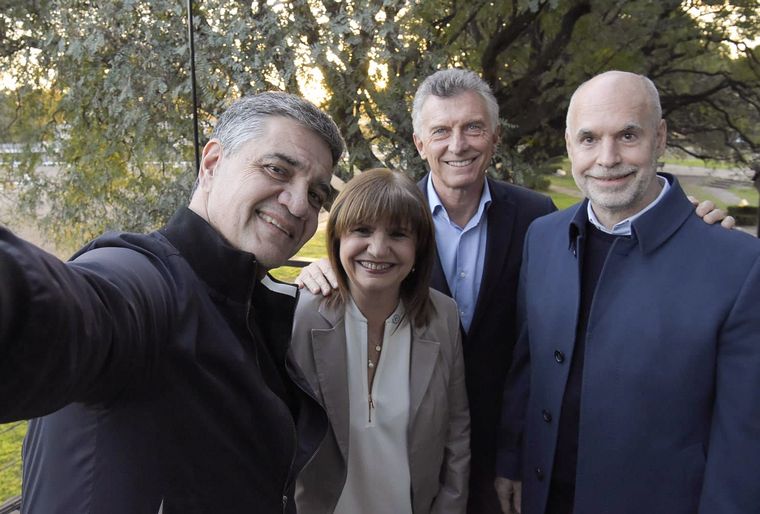 juntos por el cambio selfie