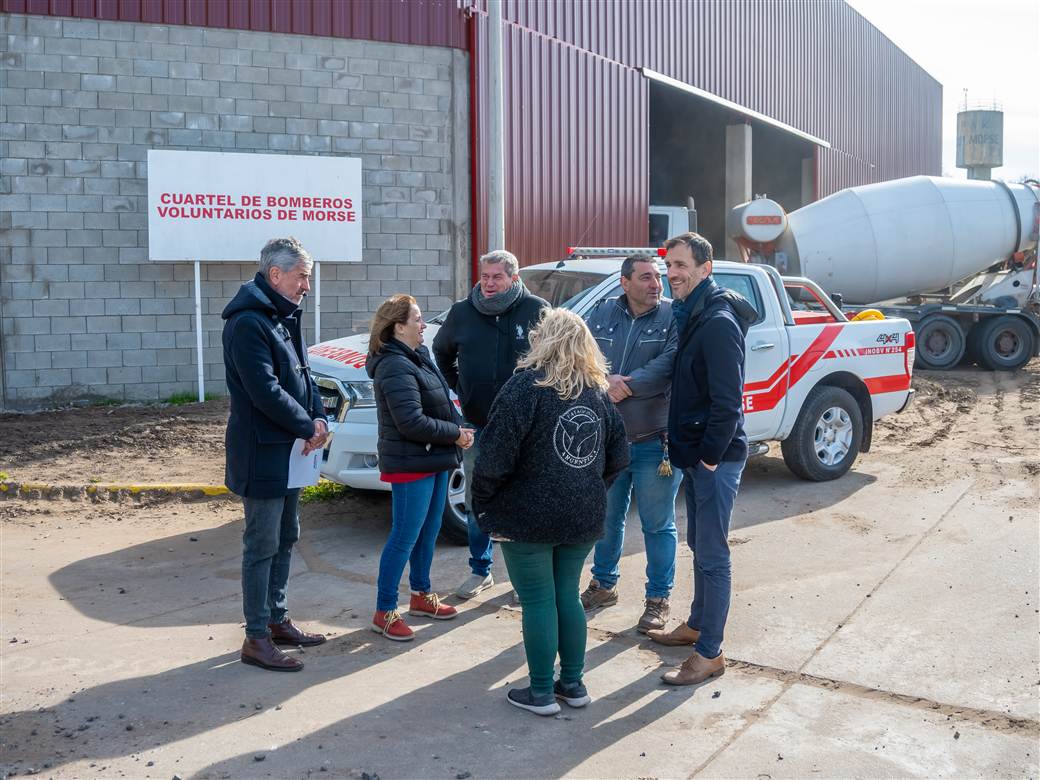 petrecca entrega de fondos a bomberos voluntarios de morse 3