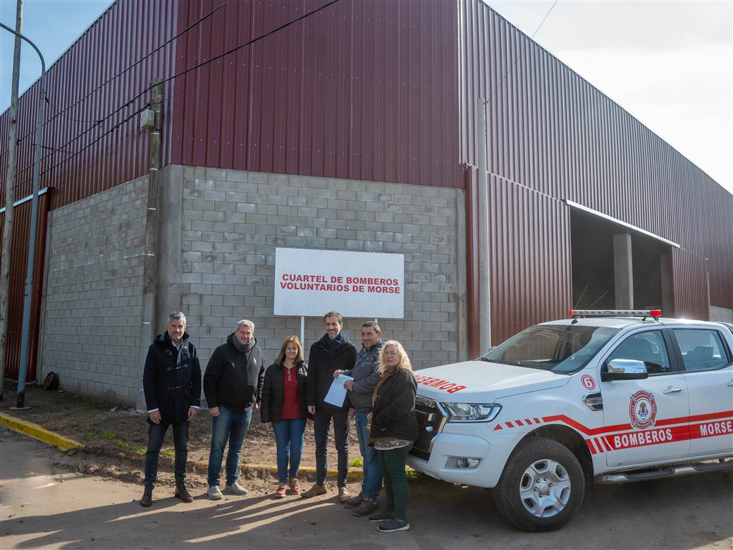 petrecca entrega de fondos a bomberos voluntarios de morse 4