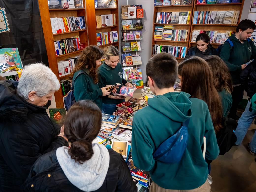 feria del libro estudiantes 8 1