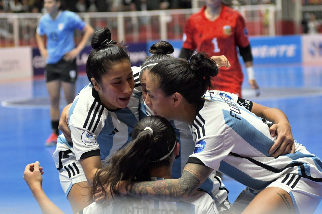 futsal femenino 1 scaled