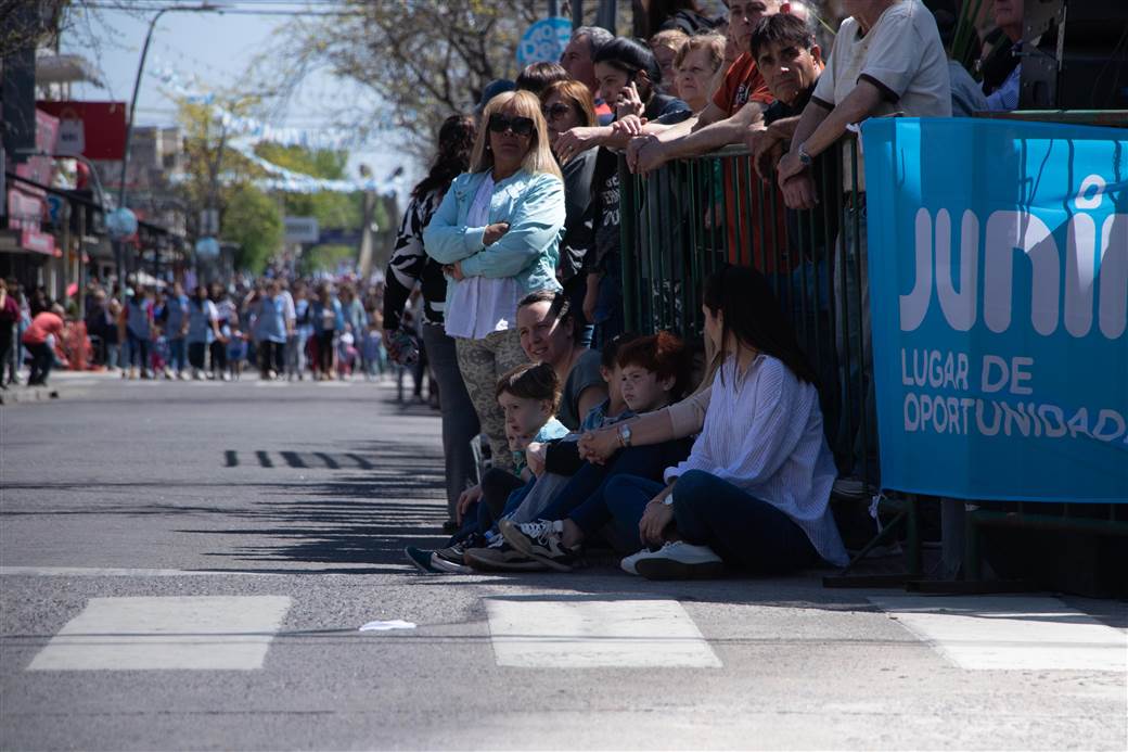 desfile por los 40 anos de democracia 5