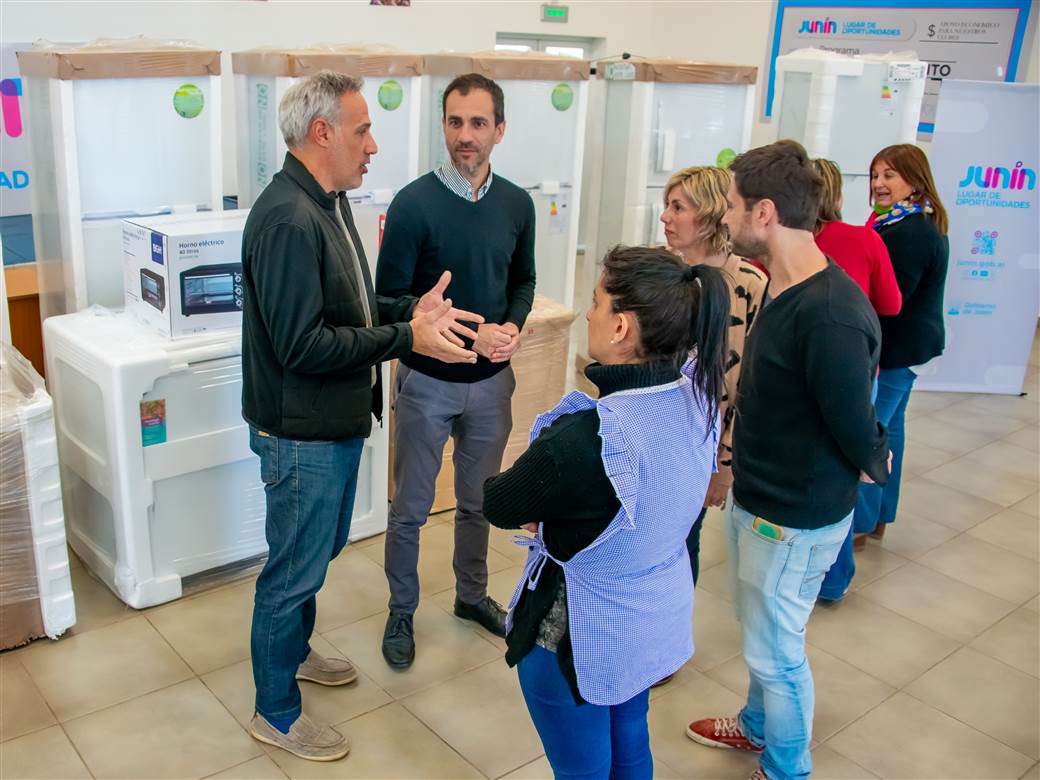 sae entrega de electrodomesticos a escuelas 1