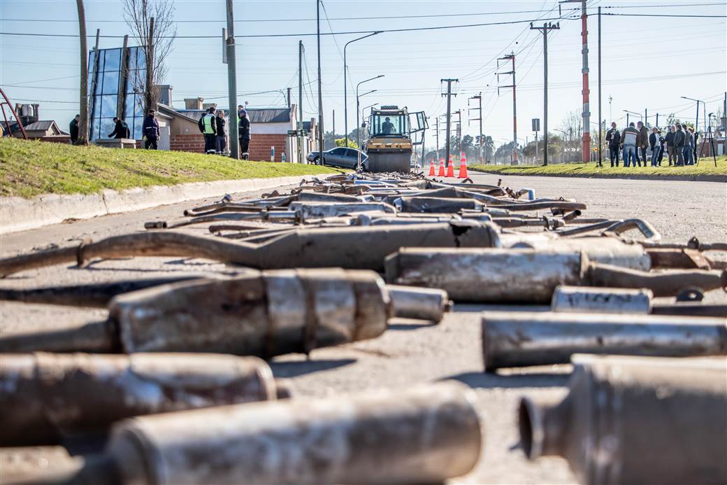 seguridad vial compactacion de canos de escape 1