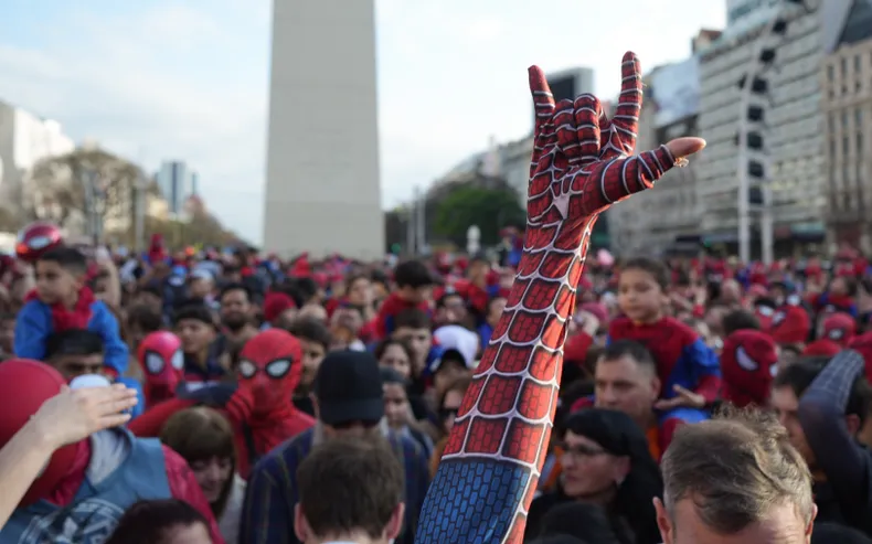 spiderman obelisco