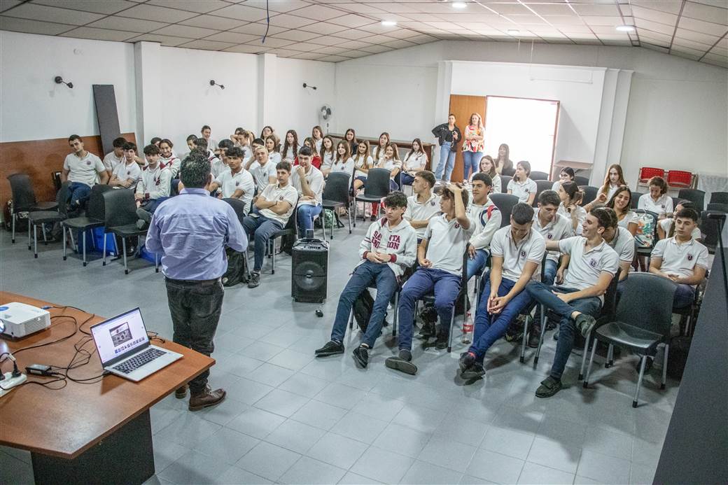 club de emprendedores charla a estudiantes 1